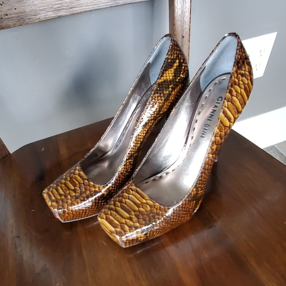 Gianni Bini Shoes - Gianni Bini heel